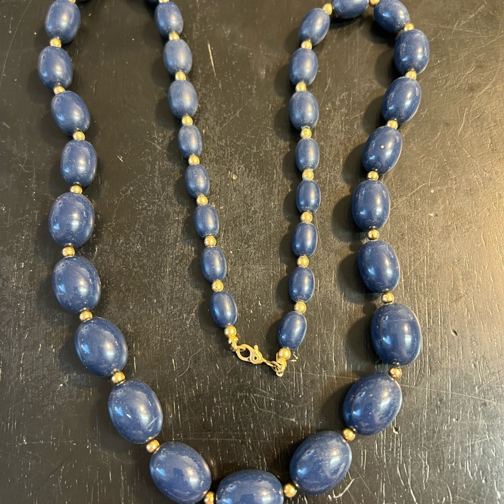 ONE PRE-OWNED 28” MONET GOLDTONE AND NAVY BLUE BEADED NECKLACE CTM4